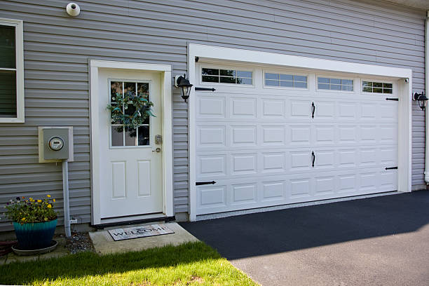 24/7 Emergency Garage Door Panel Replacement experts in Chickasha, OK